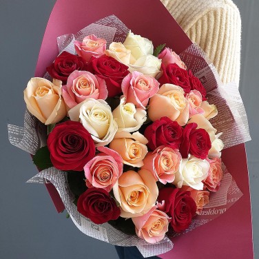 Прекрасный букет из подмосковных роз