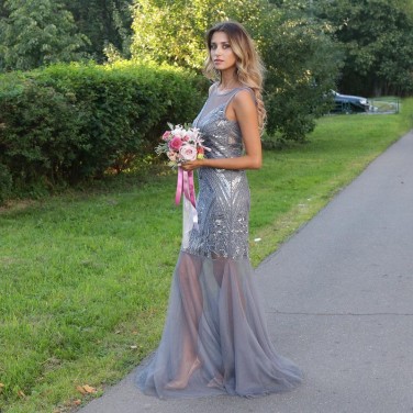 Необычный букет невесты из скабиозы, орхидей и нерине