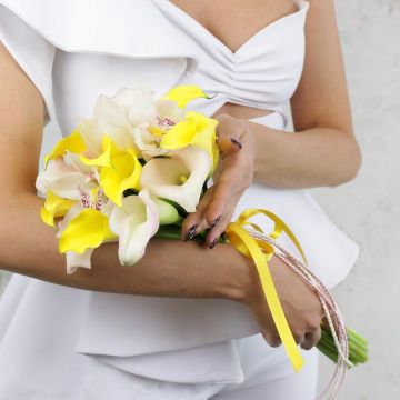 Букет невесты из калл и орхидей