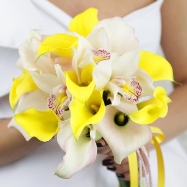 Букет невесты из калл и орхидей