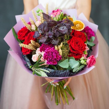 Букет с розами, пшеницей и базиликом. Серия Магия денег