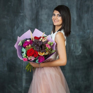 Букет с розами, пшеницей и базиликом. Серия Магия денег