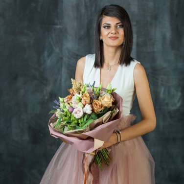 Букет с розами Пожелание богатства. Серия Магия денег