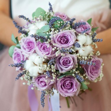 Букет из роз, лаванды и хлопка. Серия Магия любви