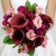 Бордовый букет невесты из калл, эустомы и кустовых роз