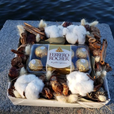 Коробка из корицы, хлопка, каштанов и Ферерро Роше