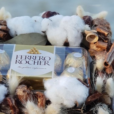 Коробка из корицы, хлопка, каштанов и Ферерро Роше