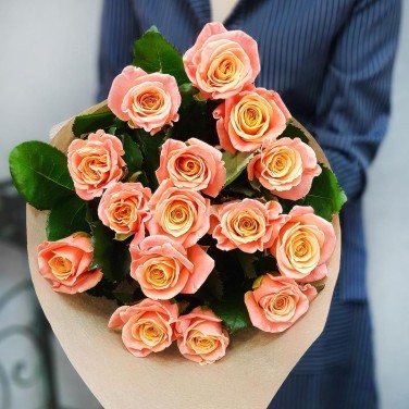 Букет из 15 коралловых роз