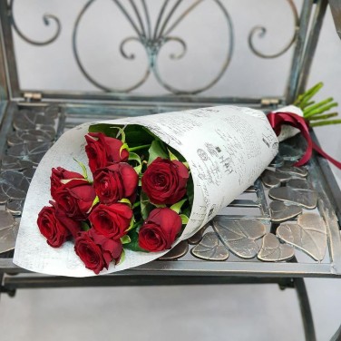 Букет из 9 бордовых роз