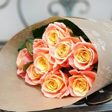 Букет из 9 коралловых роз