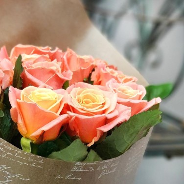 Букет из 9 коралловых роз