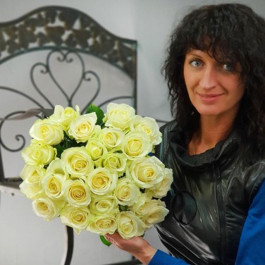 Букет из 25 белых роз