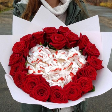 Большой букет из красных роз - Сладкое сердце