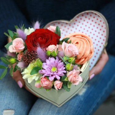 Композиция в сердце с безе - Может быть