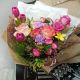 Авторский букет из розовых тюльпанов и роз