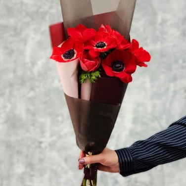 Анемоны в дизайнерской упаковке