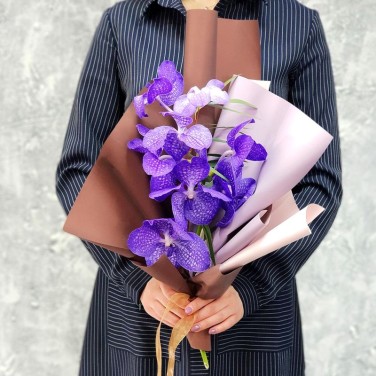 Букет из орхидеи ванда