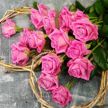 Букет сердце из розовых роз