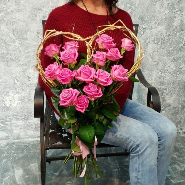Букет сердце из розовых роз
