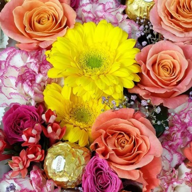 Цветочная композиция Поздравляю