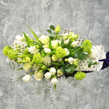 Красивый белый букет на День Рождения
