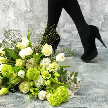 Красивый белый букет на День Рождения