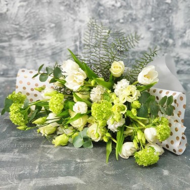 Красивый белый букет на День Рождения