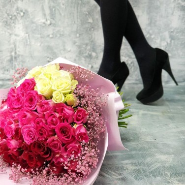 Оригинальный букет из 55 роз