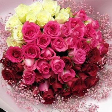 Оригинальный букет из 55 роз