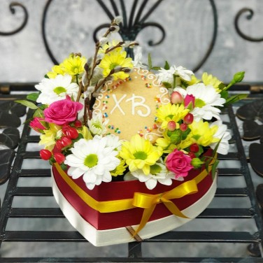 Композиция из хризантемы с вербой Праздничная