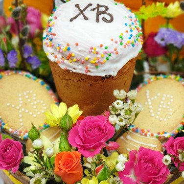 Композиция из роз и вербы - Пасхальная