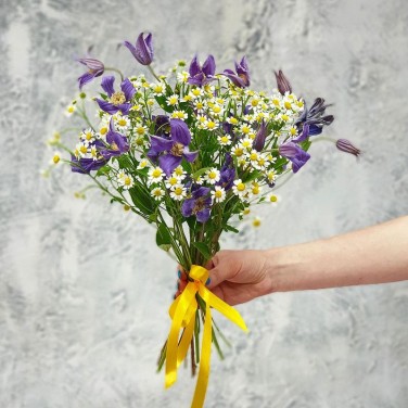 Красивый летний свадебный букет невесты