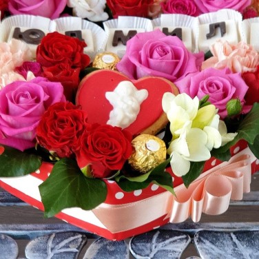 Именная цветочная композиция Людмиле