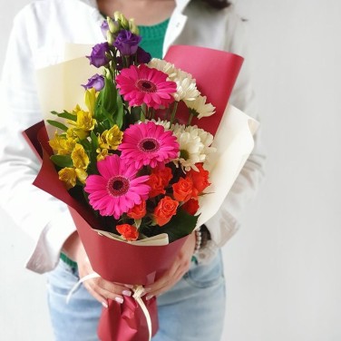 Дешевый букет из гербер Яркий лучик