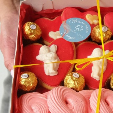 Большой подарочный набор сладостей от пекарни Хлебного Ангела