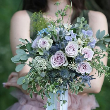 Букет компактный с эрингиумом. Серия Магия защиты