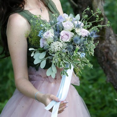 Букет компактный с эрингиумом. Серия Магия защиты