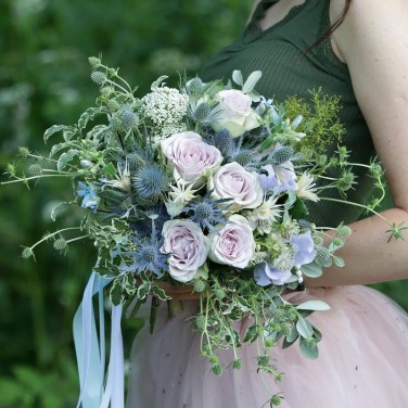 Букет компактный с эрингиумом. Серия Магия защиты