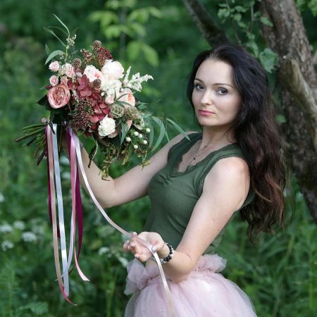 Современный букет с пионовидной розой и гортензией. Серия Магия любви