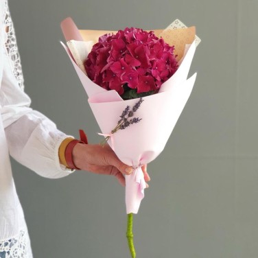 Букет из гортензии с лавандой