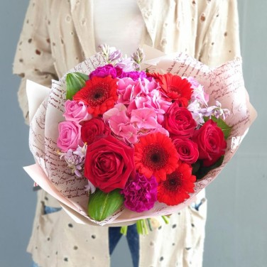 Букет из гортензии и гербер Красотке