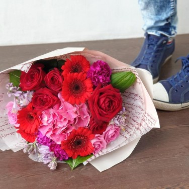 Букет из гортензии и гербер Красотке