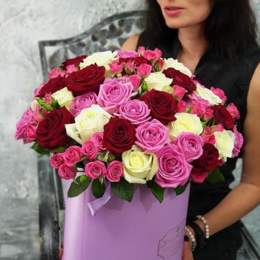 Розы в шляпной коробке Вернисаж