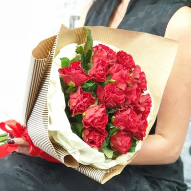 Букет из 15 роз Алый закат