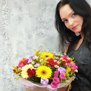 Яркий букет в коробке Тёплый день