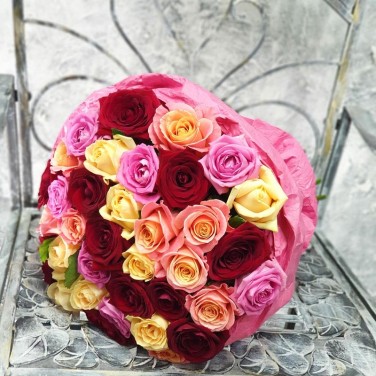 Разноцветные розы Конфети