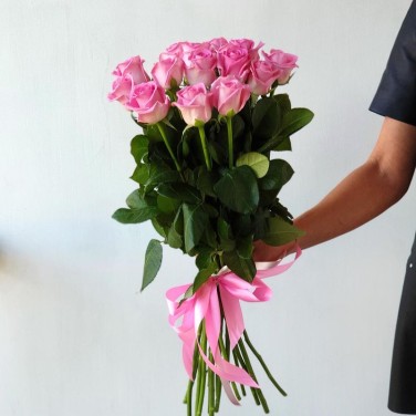 Букет из 15 розовых роз Нежная влюбленность