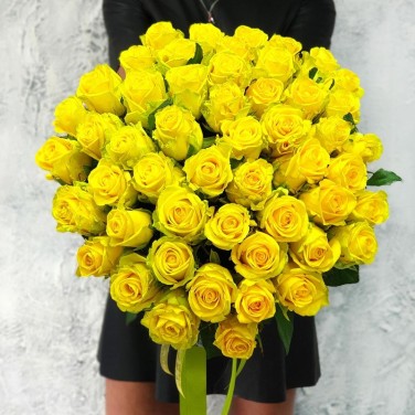 Букет из 51 желтой розы Гармония света