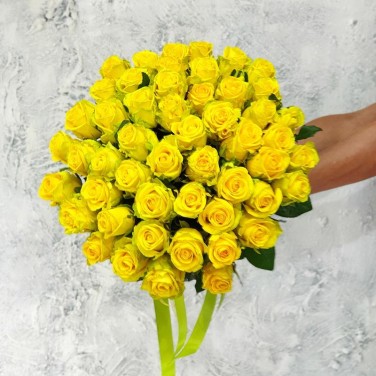 Букет из 51 желтой розы Гармония света