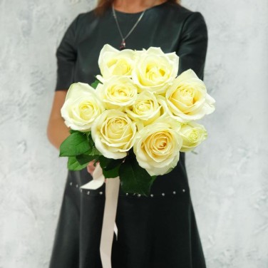 Букет из 9 белых роз Мгновение